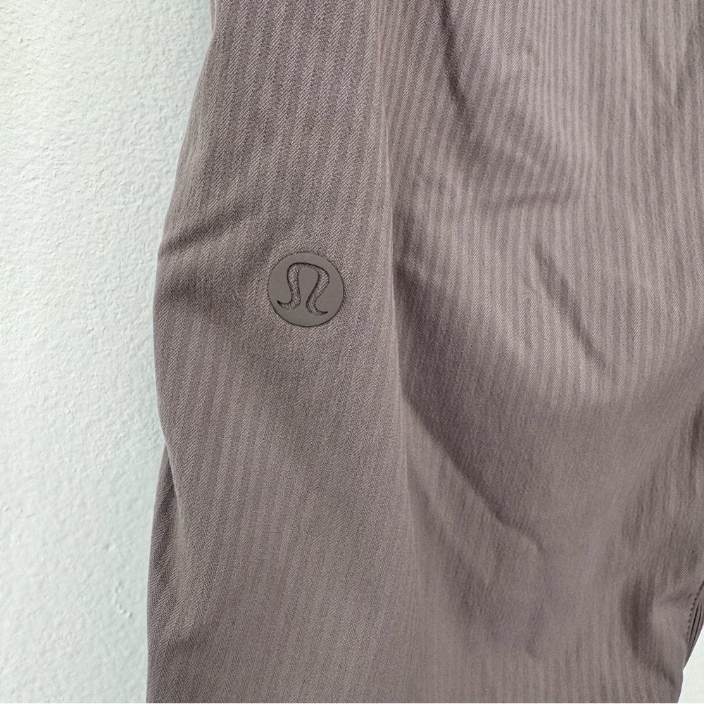 Lululemon Beyond The Studio Crop Pants in Lunar Rock Women’s Size 8 - Picture 9 of 11
